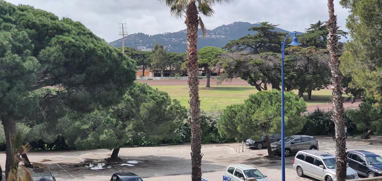 L'Etoile Sous Les Pins - La Loge Apartment อิแยร์ ภายนอก รูปภาพ